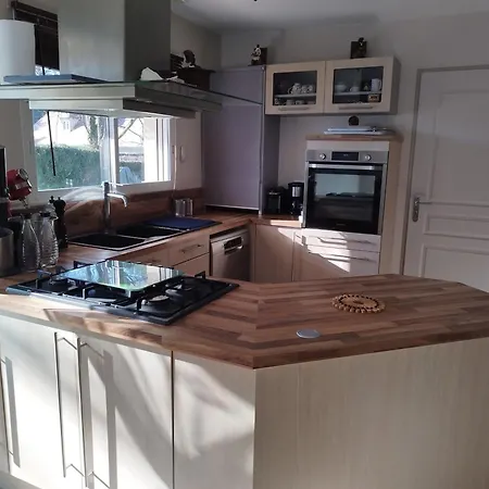 بيت للعطل Maison Dans Les Bois L'eveque *